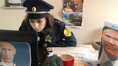 Лоли была прекрасна и привлекательна, и она понимала это.