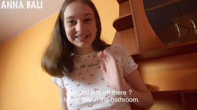 Anna Bali улыбалась, паля силиконовый мастурбатор брата и вгоняя его в краску.
