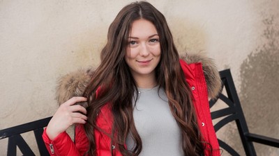 Я здесь ожидаю своего любимого мужчину.