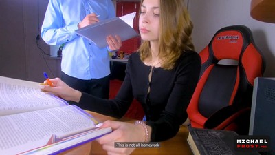 Студентка русского происхождения пришла по своей инициативе к репетитору.