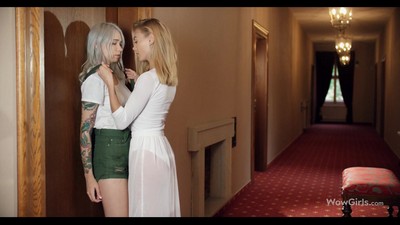 Русская женщина сделала с участием соседской девушки.