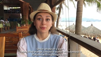 Ашот соблазняет молодую русскую девушку Наташу.
